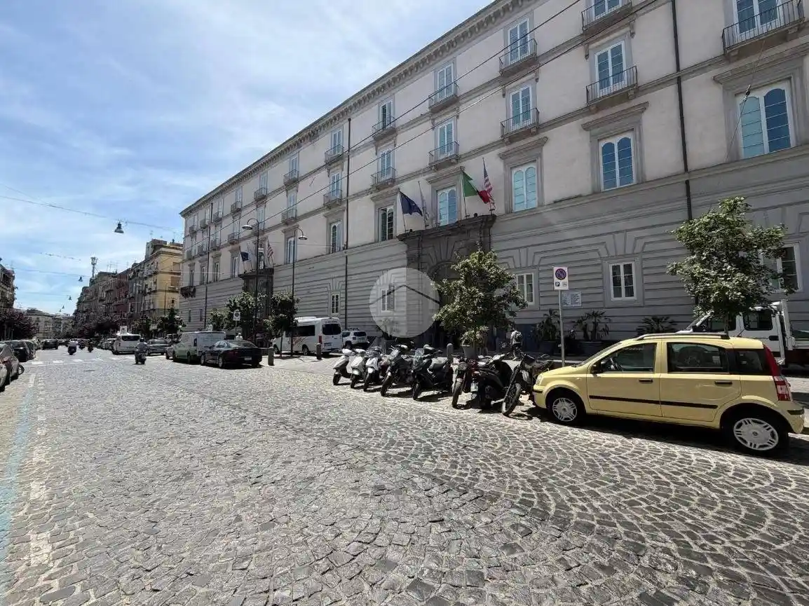 Appartamento in vendita a Napoli