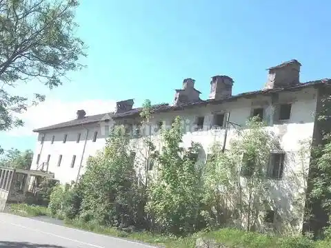 Palazzo - Edificio in vendita a Venaus