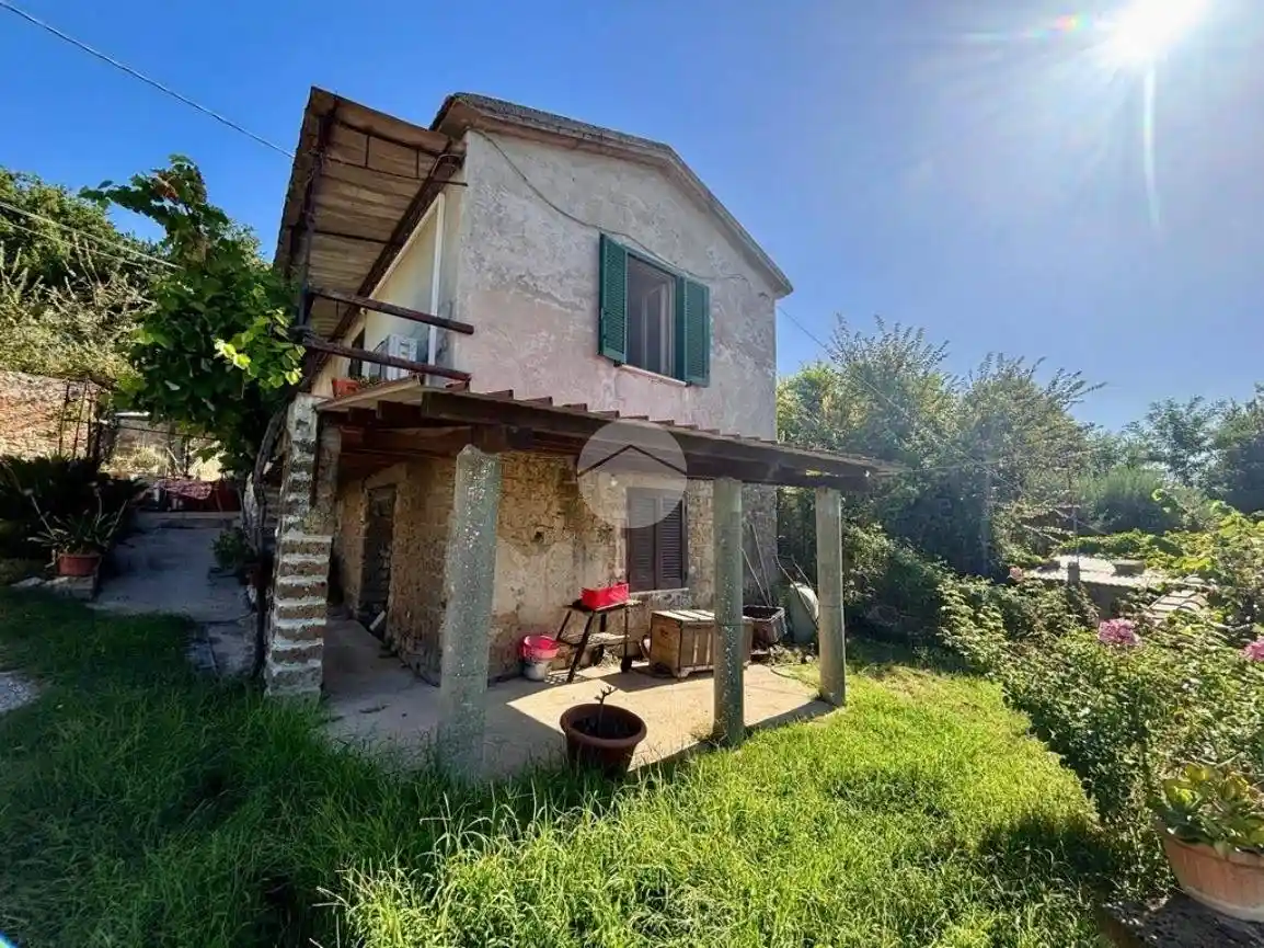 Rustico - Casale in vendita a Collevecchio