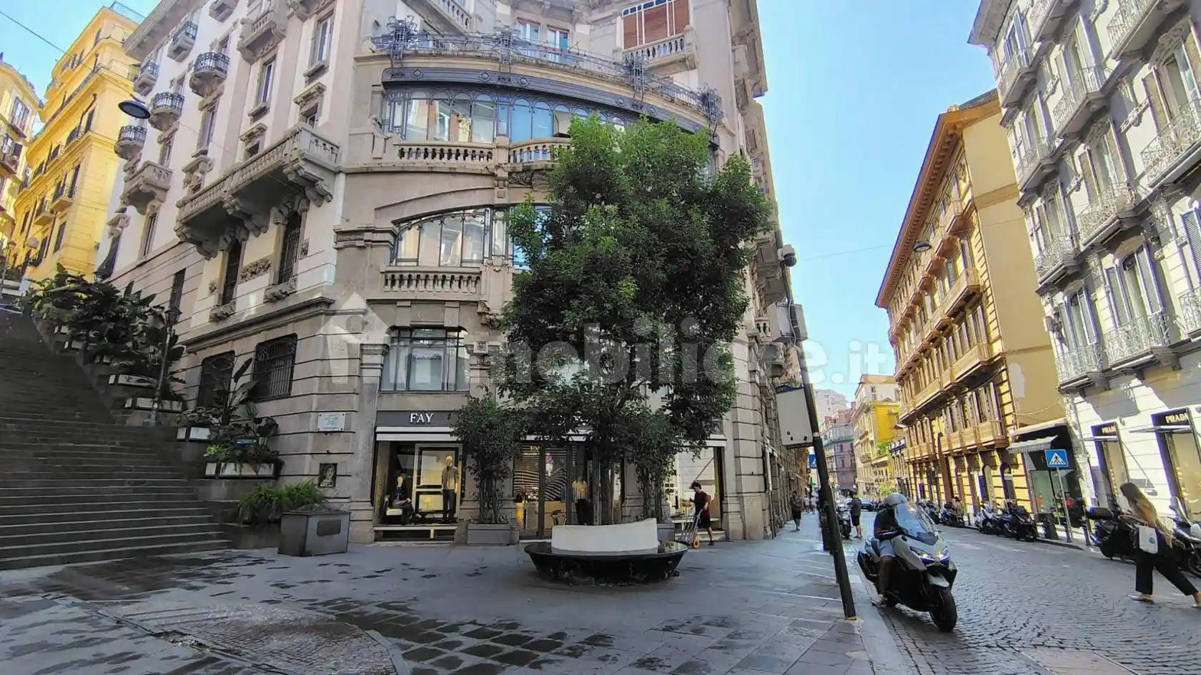 Appartamento in vendita a Napoli