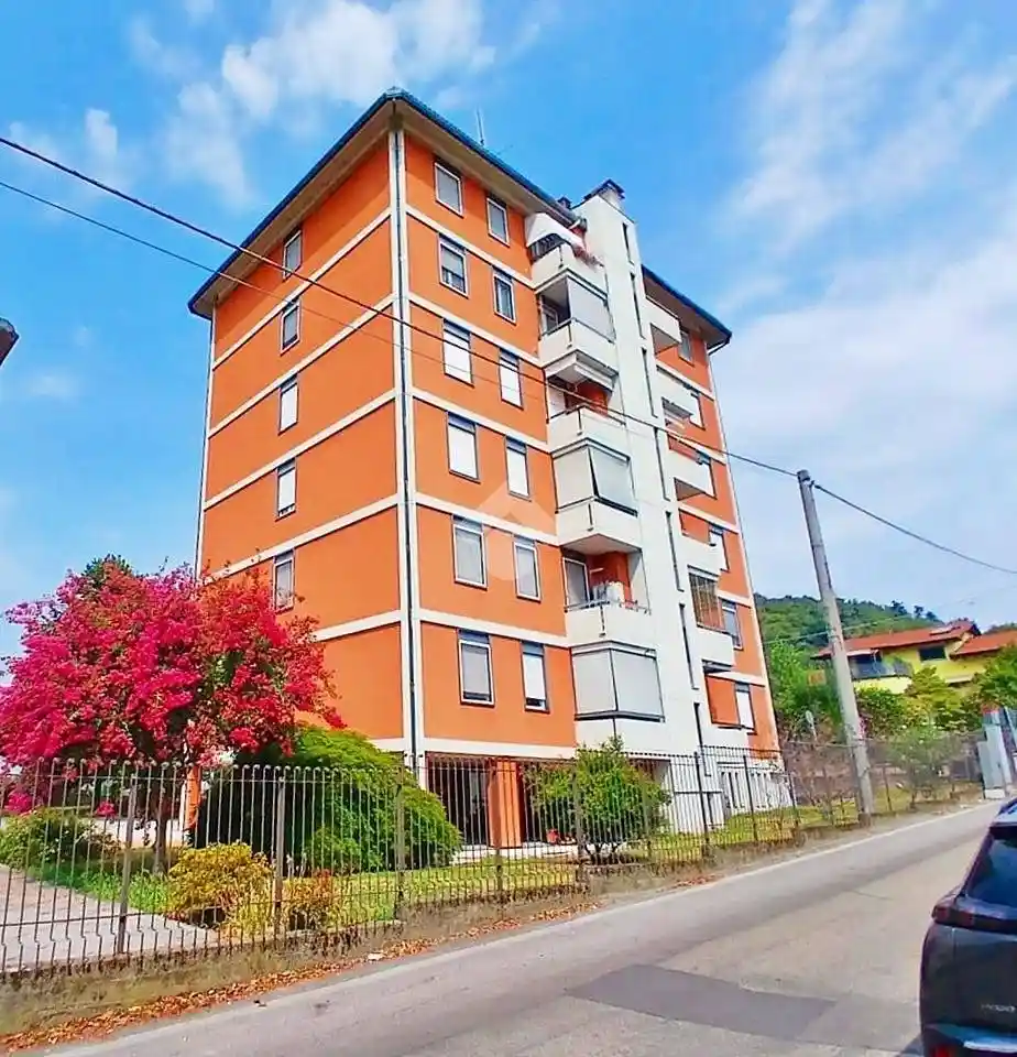 Appartamento in vendita a Sesto Calende