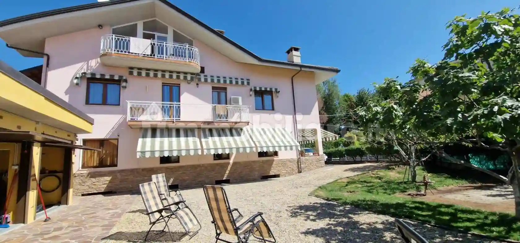 Villa - foto 2