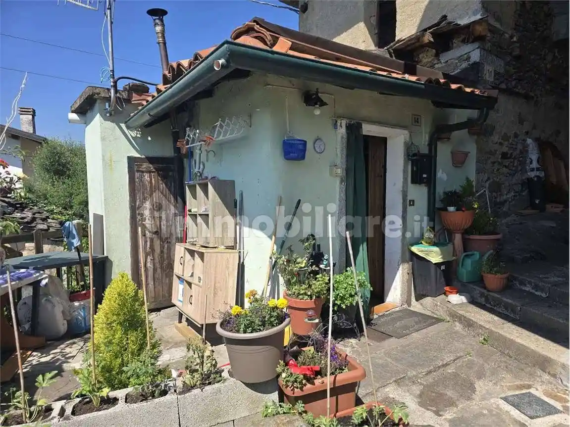 Casa indipendente in vendita a Cossogno
