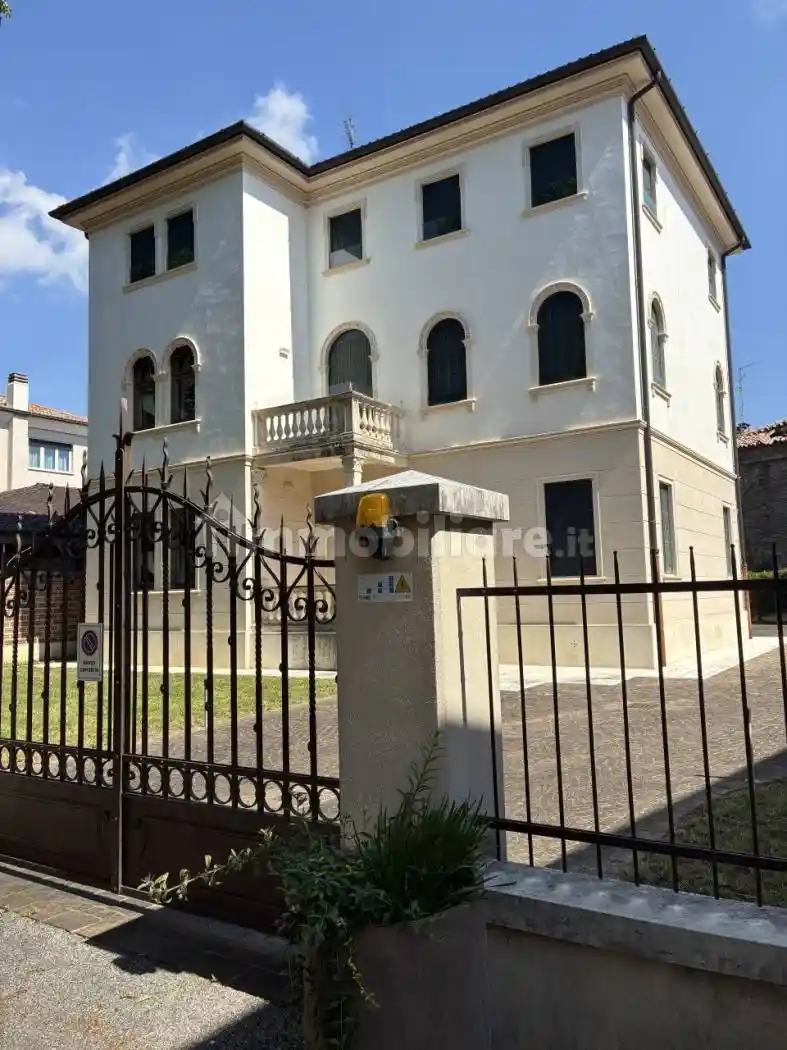Villa in vendita a Montebelluna