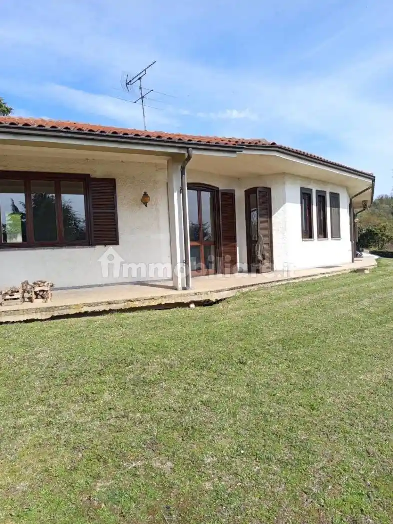 Villa in vendita a Pietra Marazzi