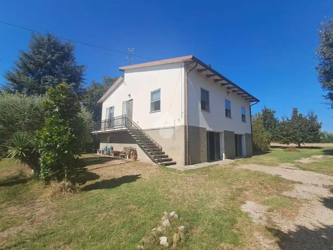 Villa in vendita a Imola
