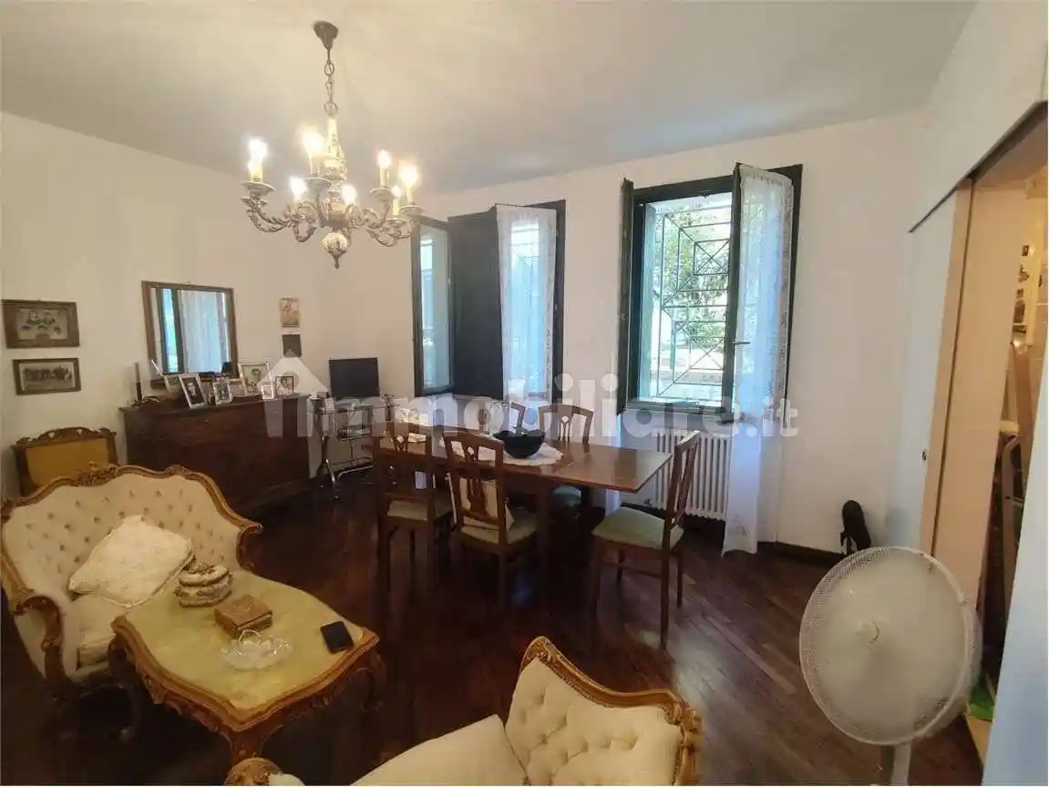 Appartamento in vendita a Piacenza