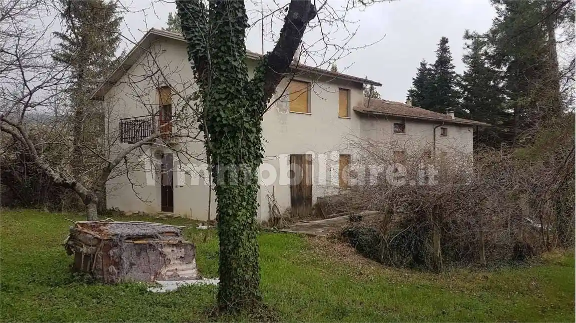 Casa indipendente in vendita a San Severino Marche