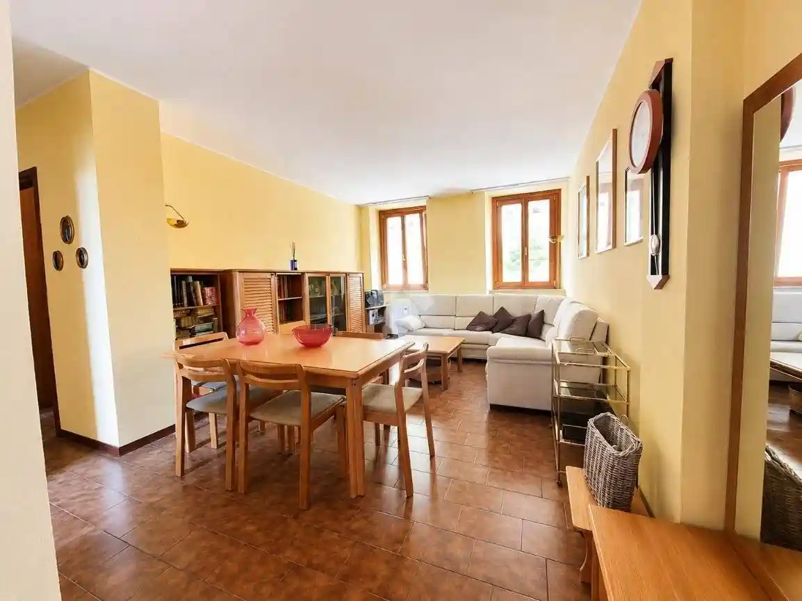 Appartamento in vendita a Albavilla