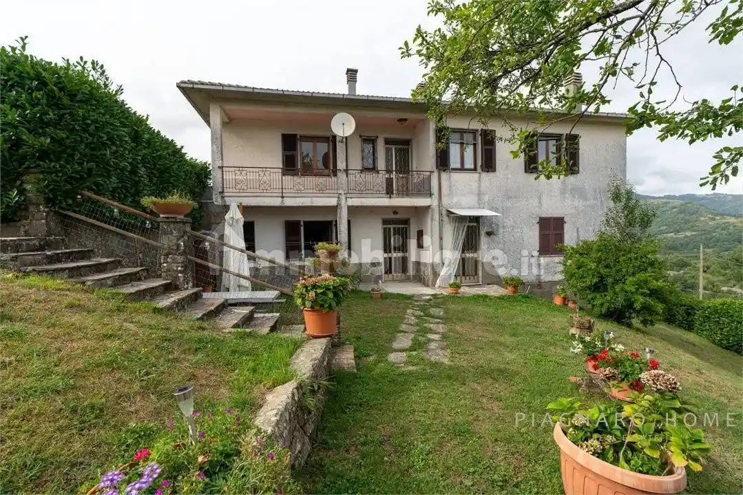 Casa indipendente in vendita a Zeri