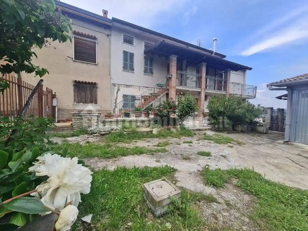 Casa indipendente in vendita a Colli Verdi