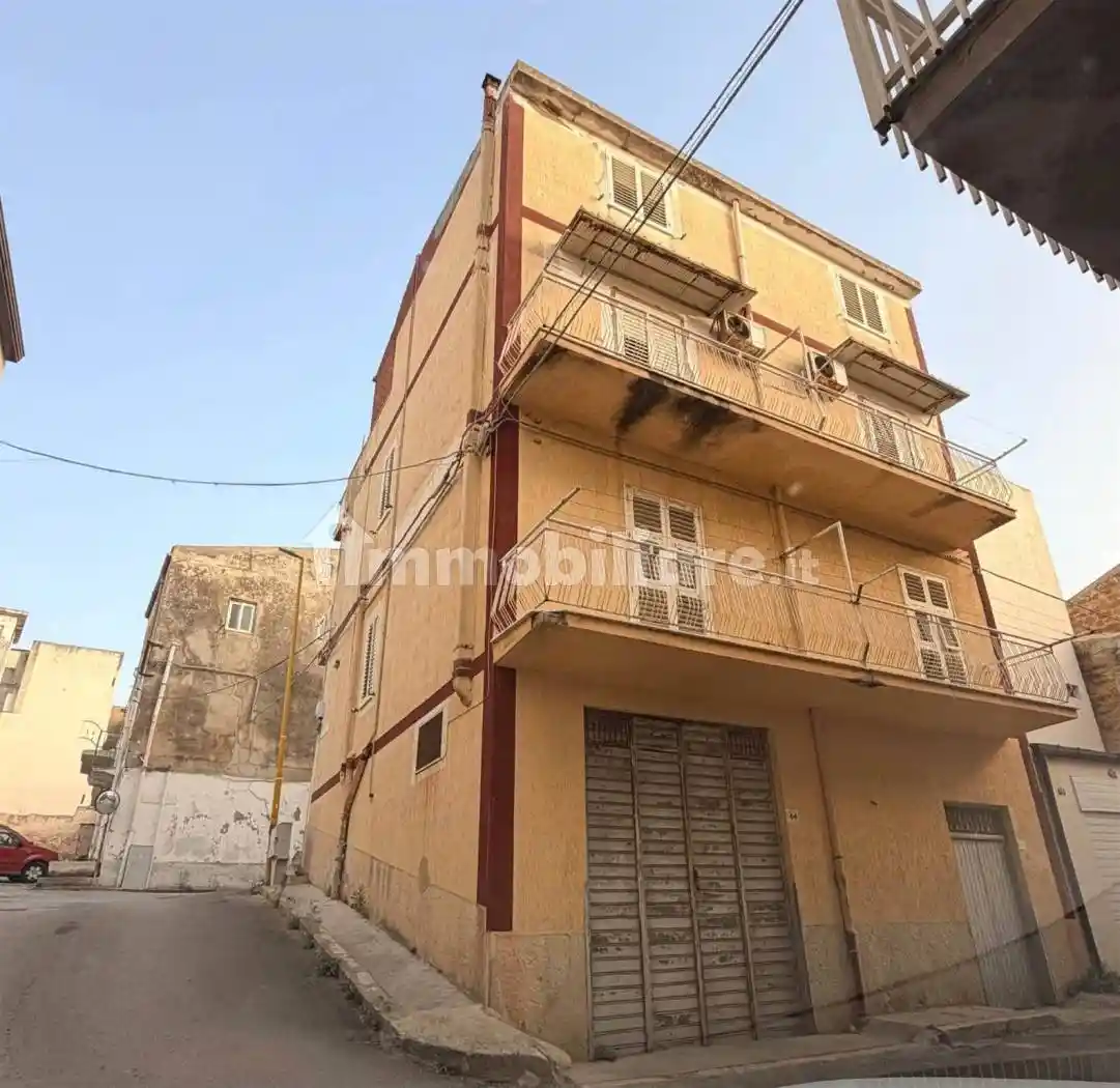 Palazzo - Edificio in vendita a Realmonte