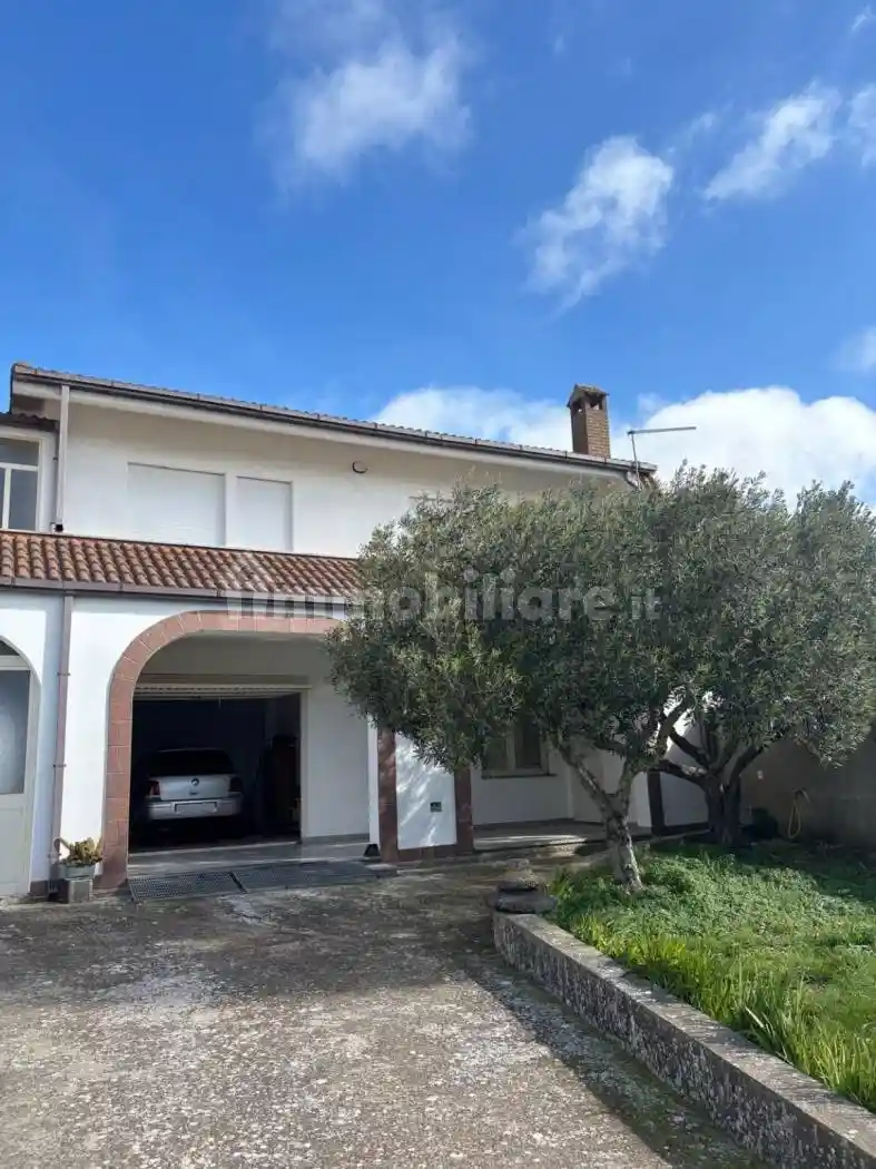 Villa in vendita a Genoni