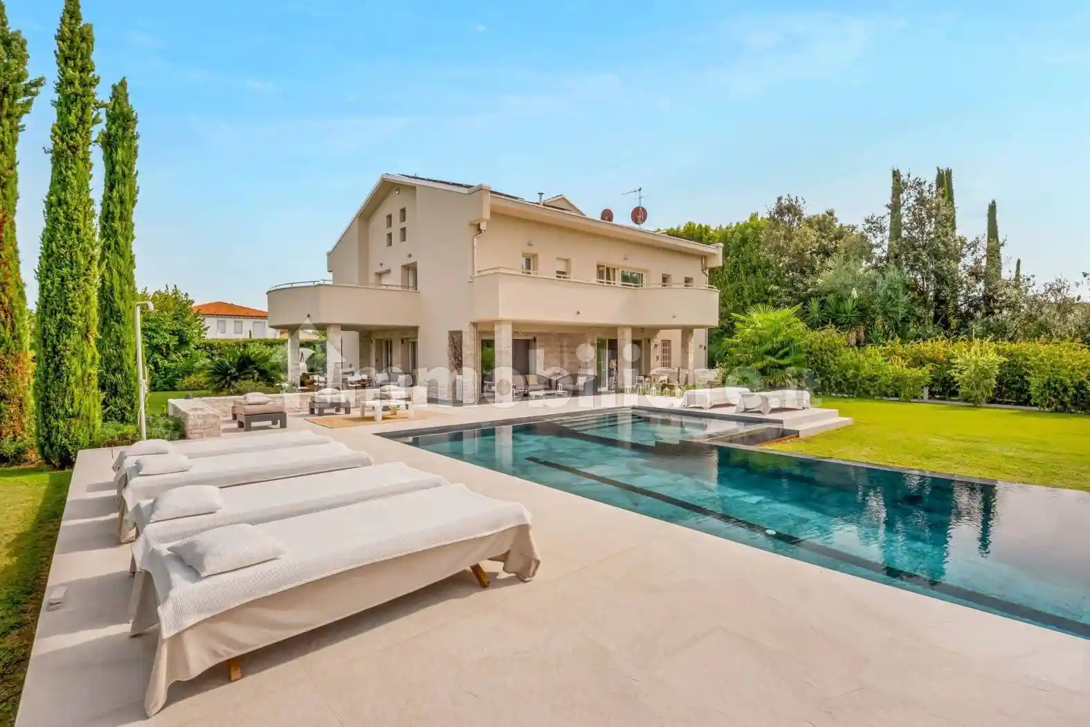 Villa in vendita a Forte dei Marmi