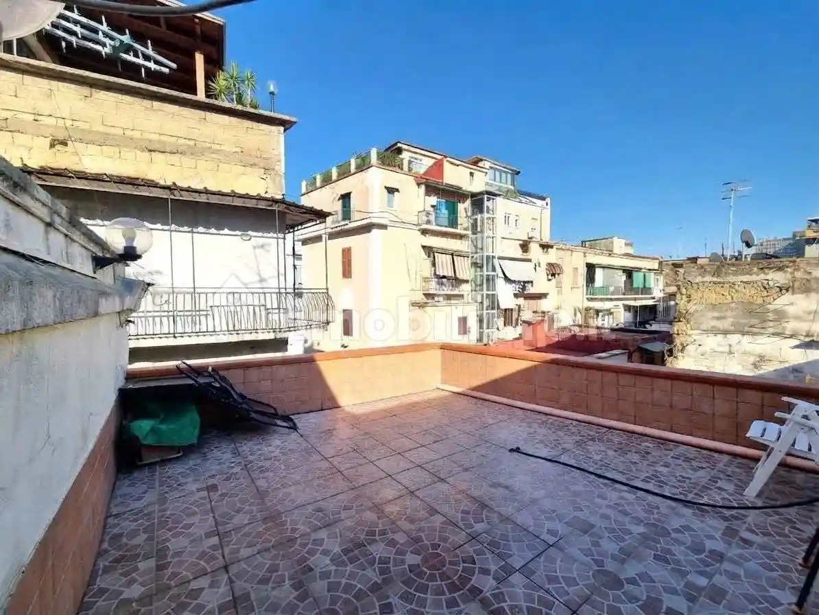 Appartamento in vendita a Napoli