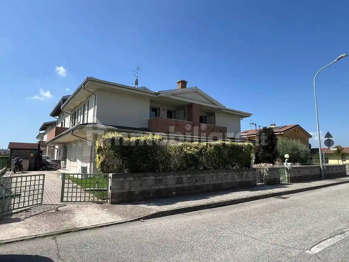 Appartamento in vendita a Roncoferraro