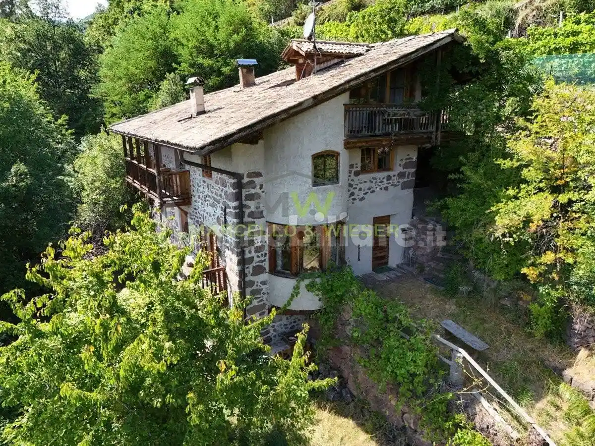 Villa in vendita a Capriana