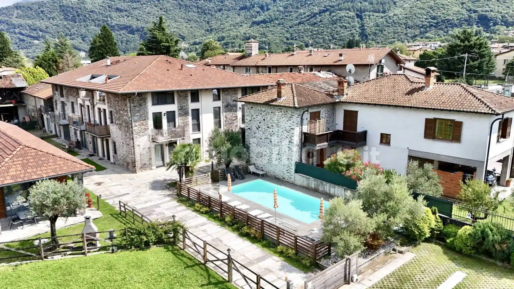 Appartamento in affitto a Colico
