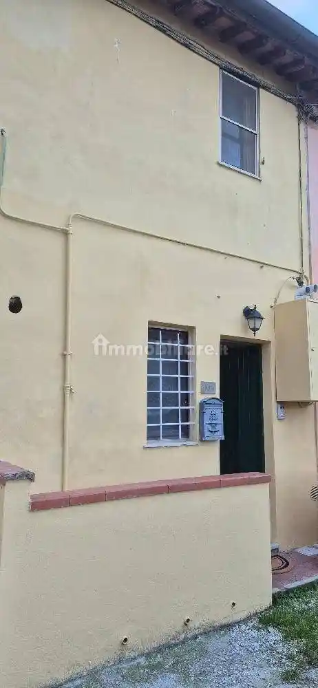 Casa indipendente in affitto a Cascina