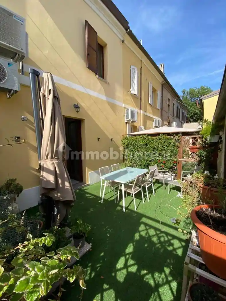 Casa indipendente in vendita a Pesaro