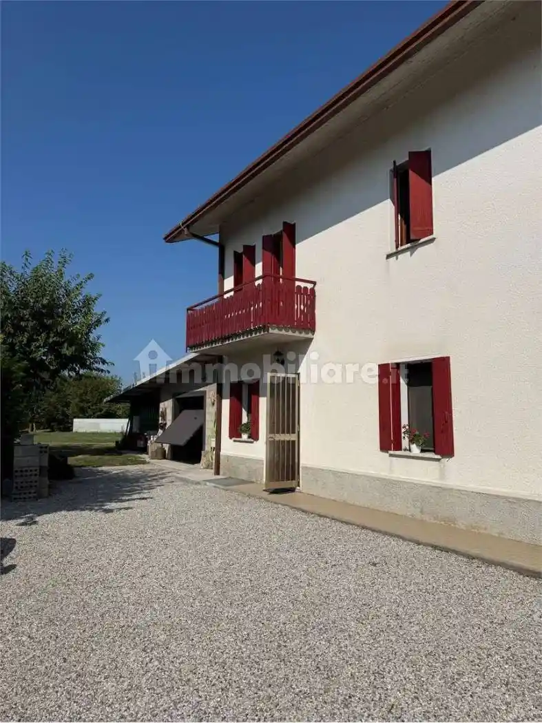 Casa indipendente in affitto a Cappella Maggiore