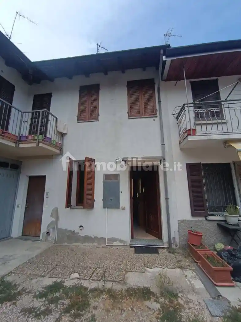 Appartamento in vendita a Ferno