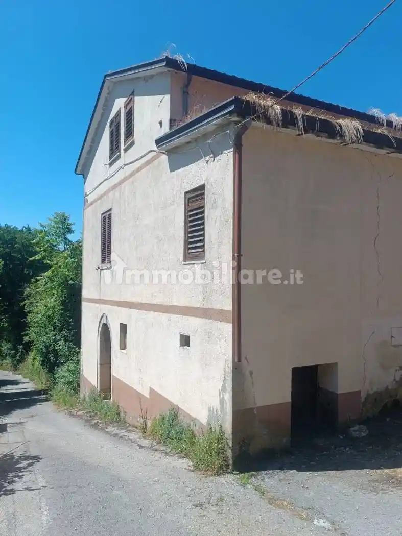 Casa indipendente in vendita a Capriglia Irpina