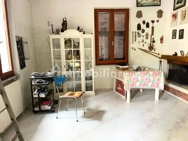 Casa indipendente in vendita a Luni