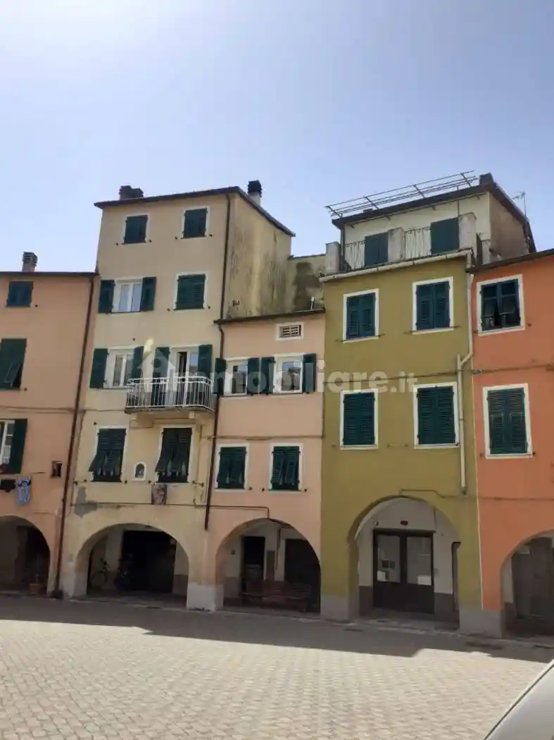 Appartamento in vendita a Varese Ligure