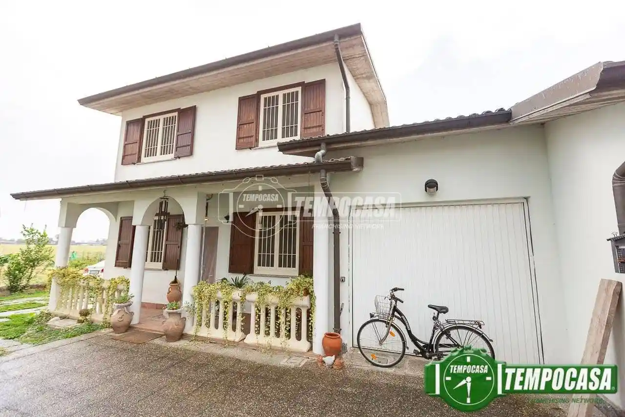 Villa in vendita a Pandino