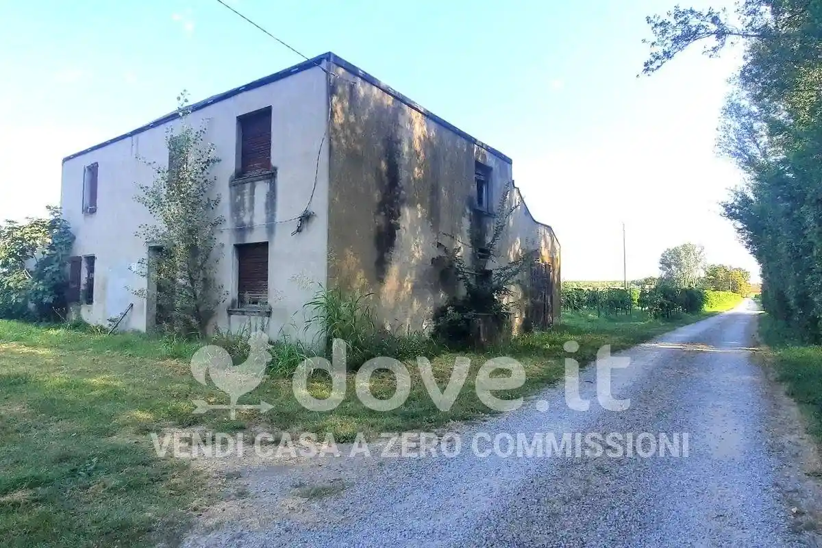 Casa indipendente in vendita a Novi di Modena