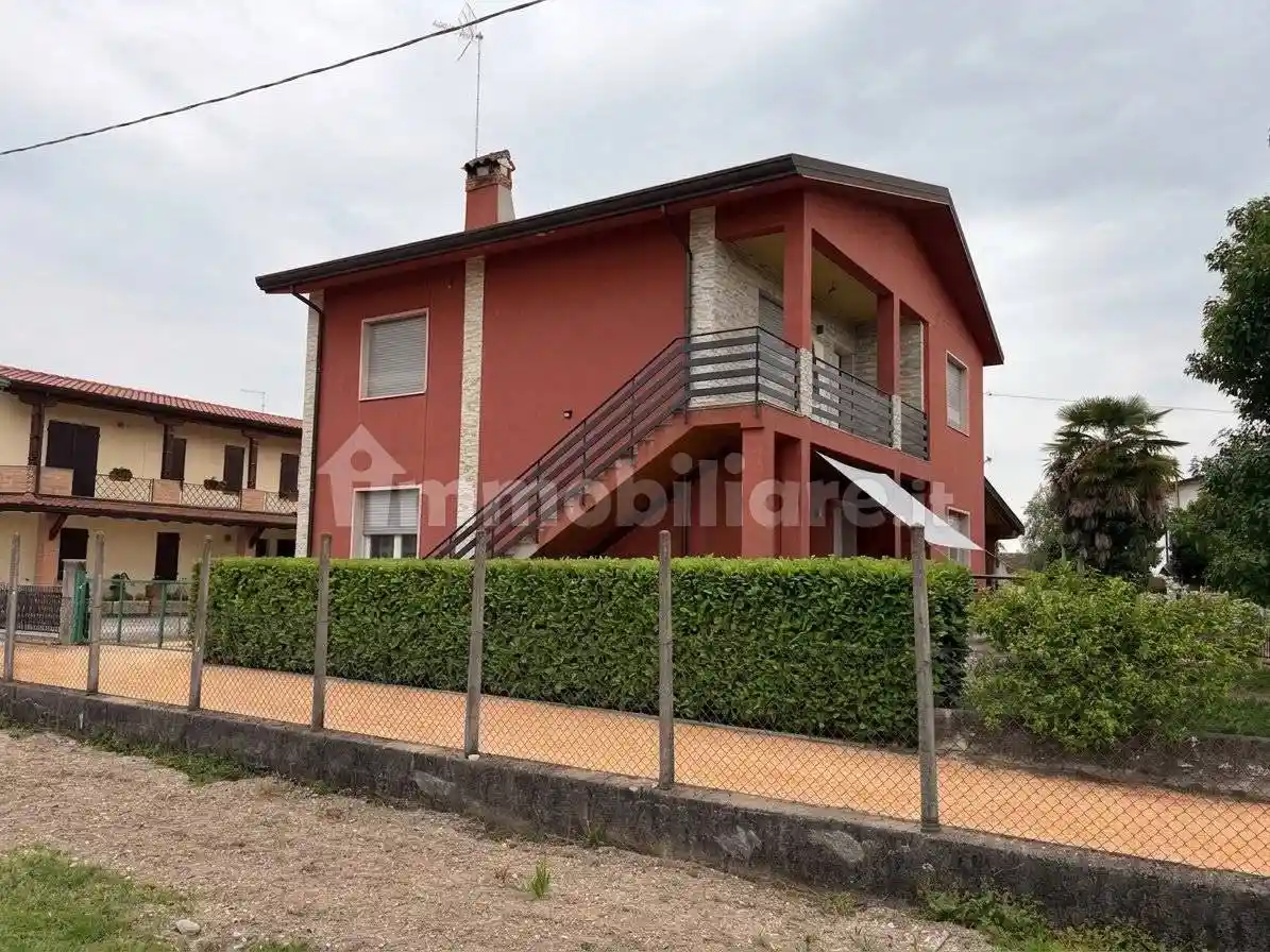 Appartamento in vendita a Rivignano Teor