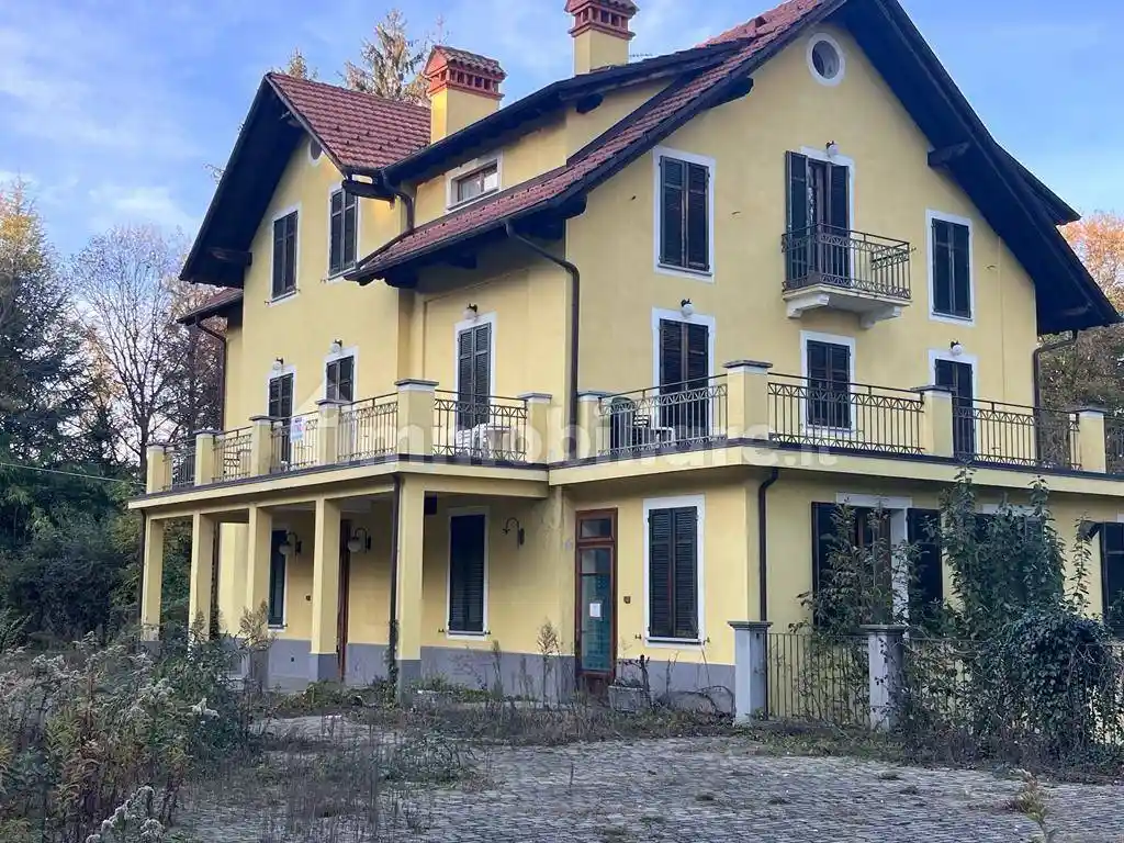 Palazzo - Edificio in vendita a Gignese