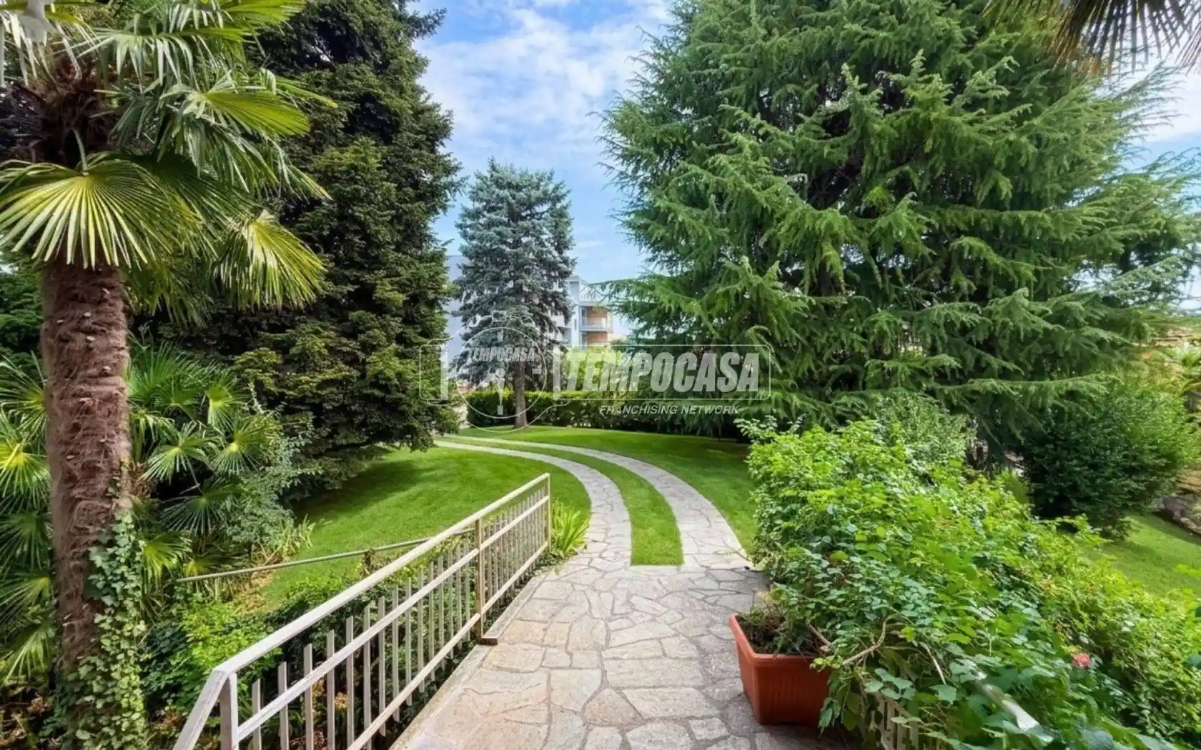 Villa in vendita a Usmate Velate