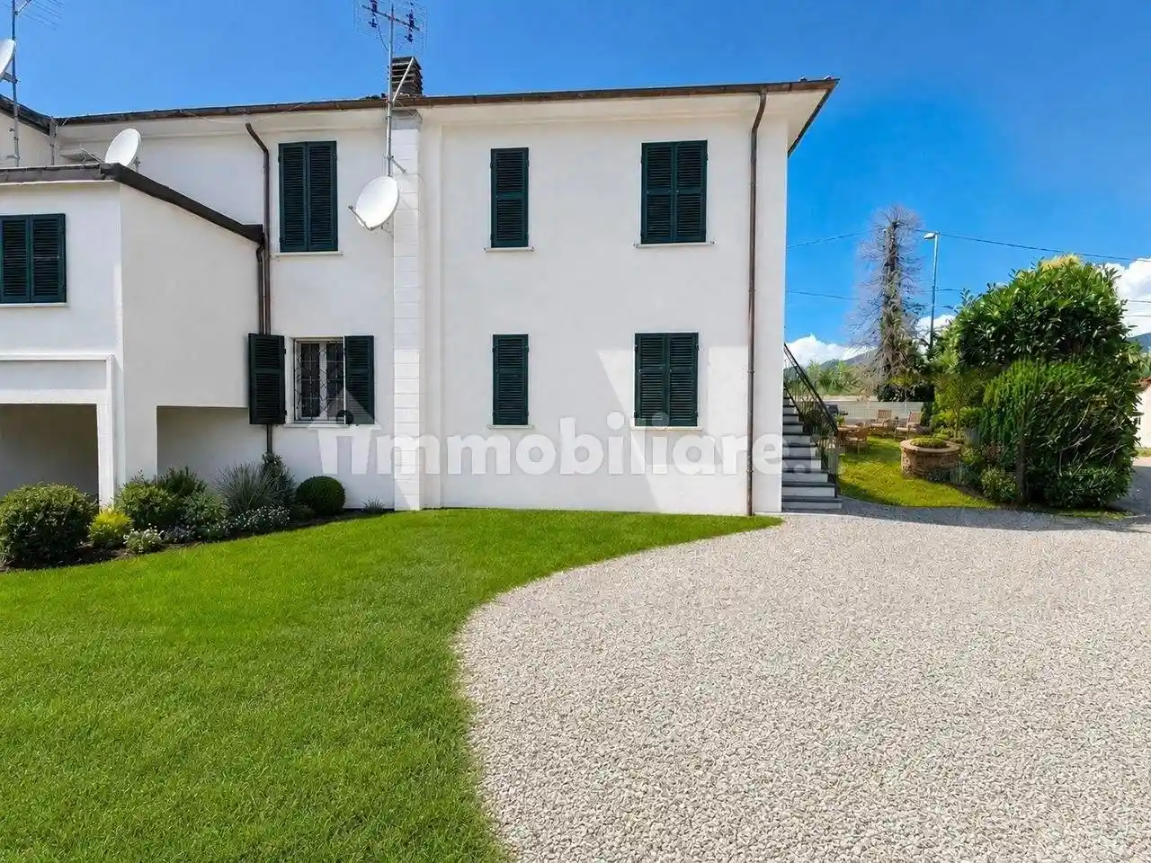 Villa in vendita a Carrara