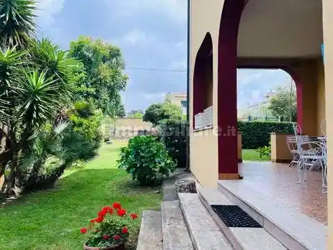 Villa in affitto a Anzio