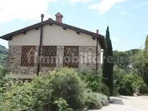 Casa indipendente in affitto a Bagno a Ripoli