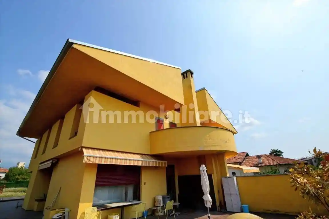 Villa in vendita a Ponderano