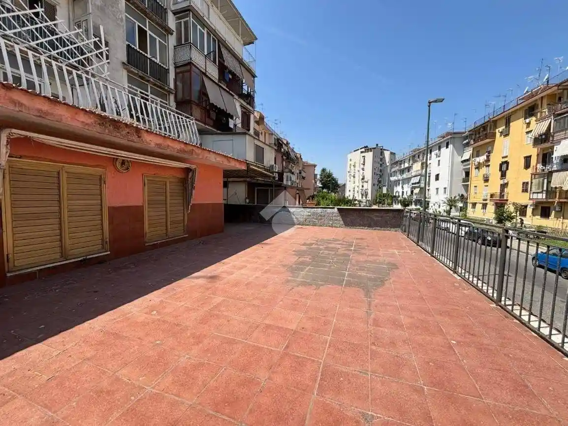 Appartamento in vendita a Napoli
