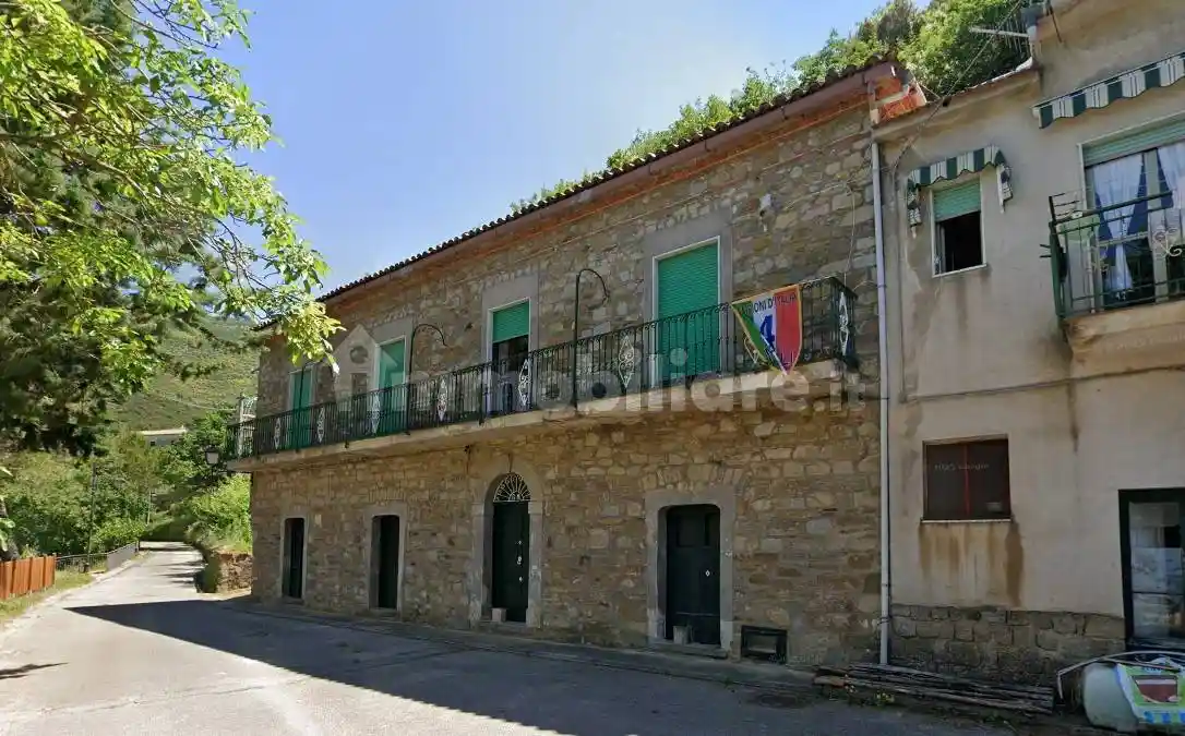 Casa indipendente in vendita a Serramezzana