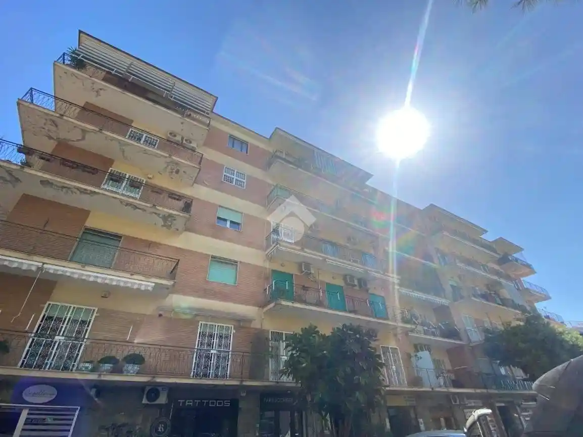 Appartamento in vendita a Napoli