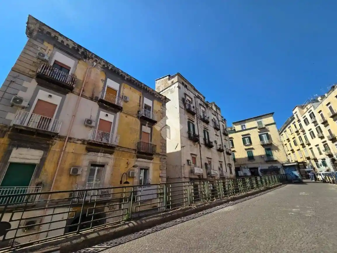 Appartamento in vendita a Napoli