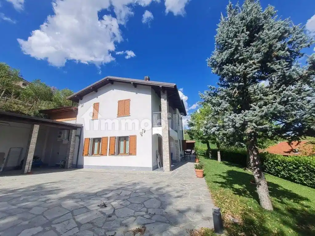 Villa in vendita a Zavattarello