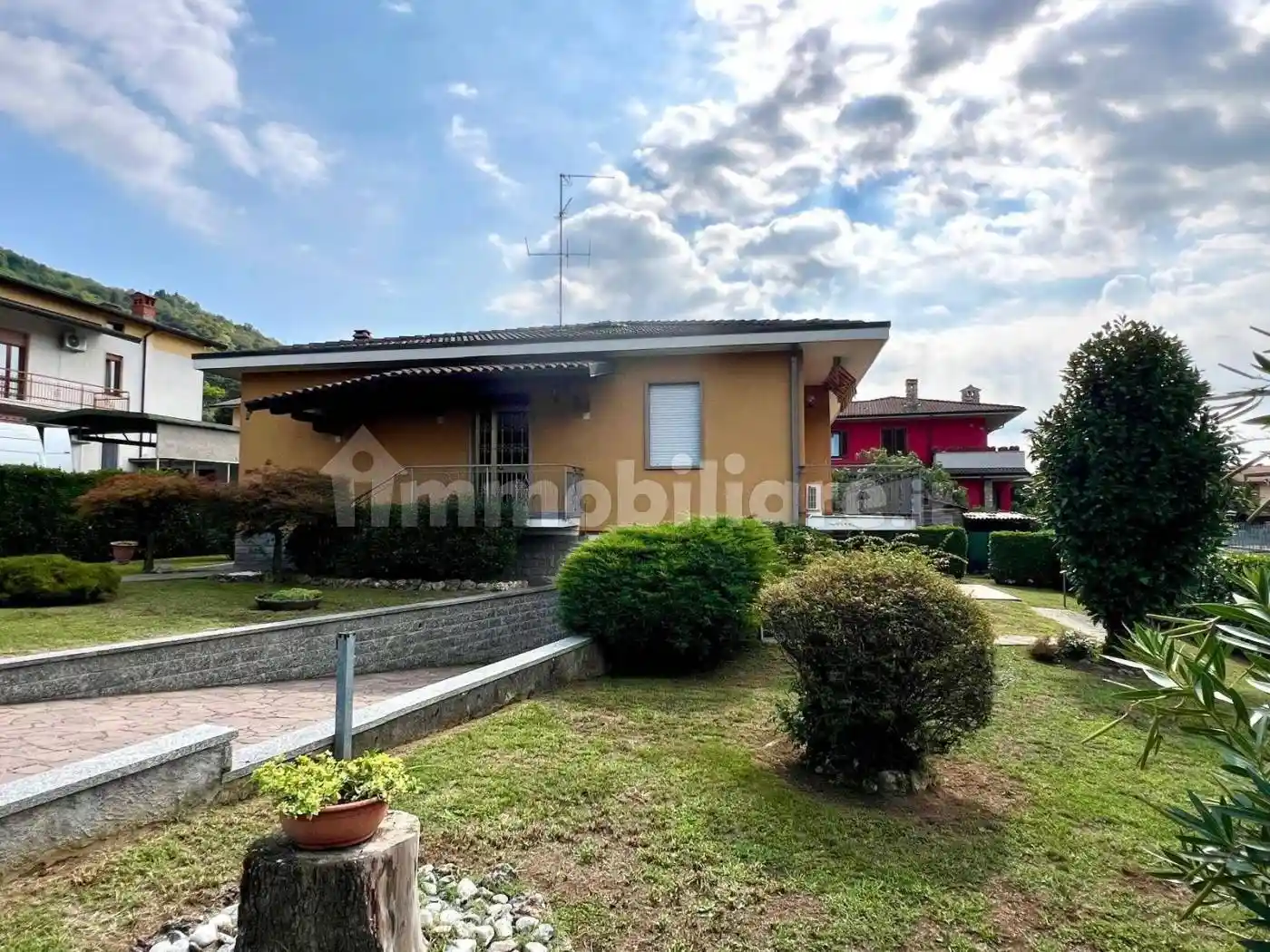 Villa in vendita a Albano Sant'Alessandro