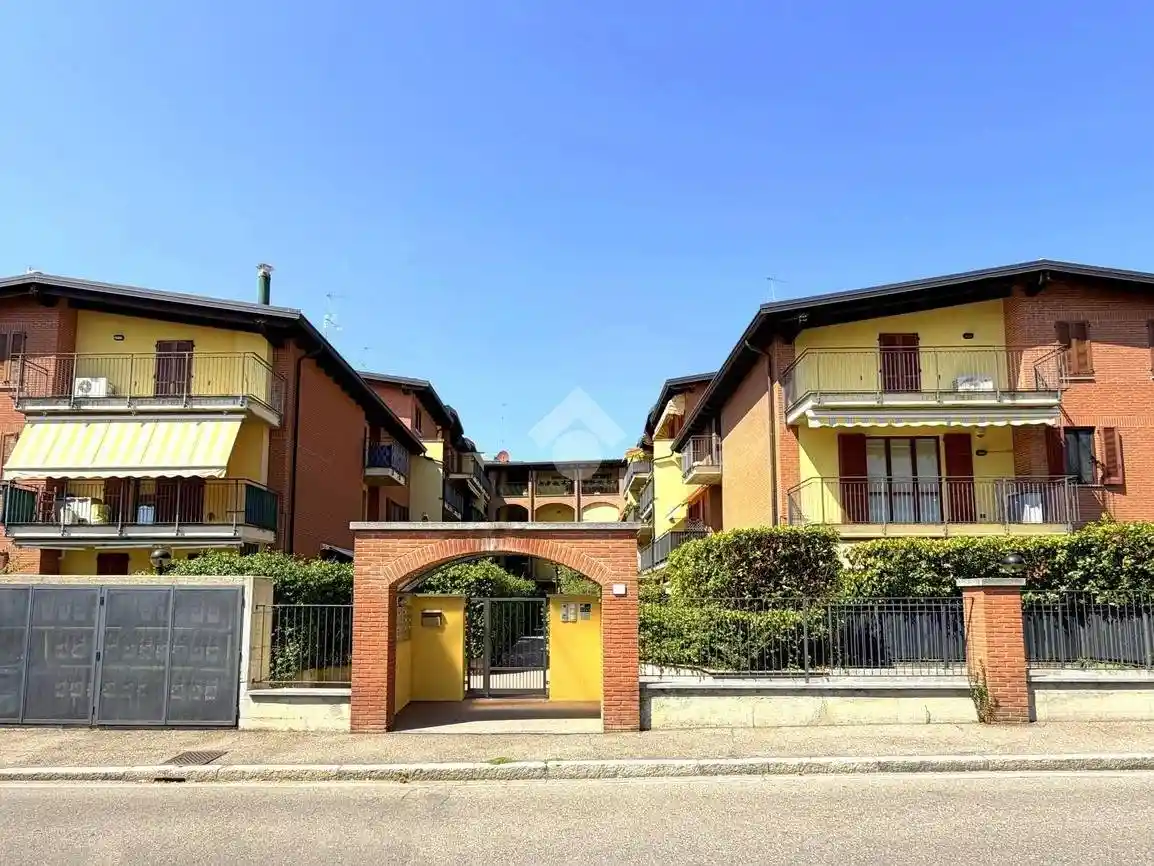 Appartamento in vendita a Caronno Pertusella