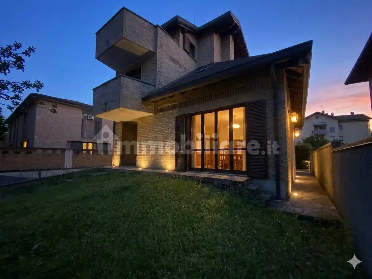 Villa in vendita a Bovisio-Masciago