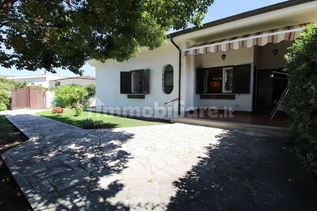 Villa in vendita a Ardea