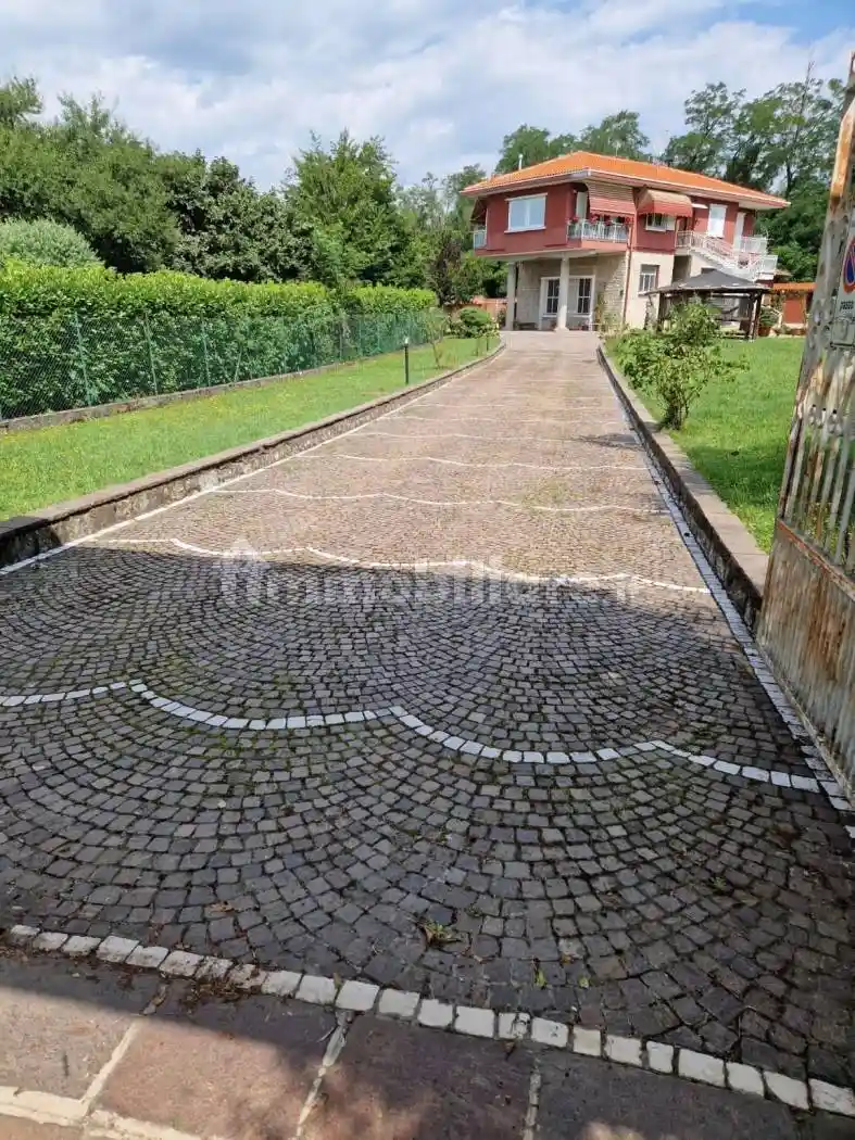 Appartamento in vendita a Calusco d'Adda