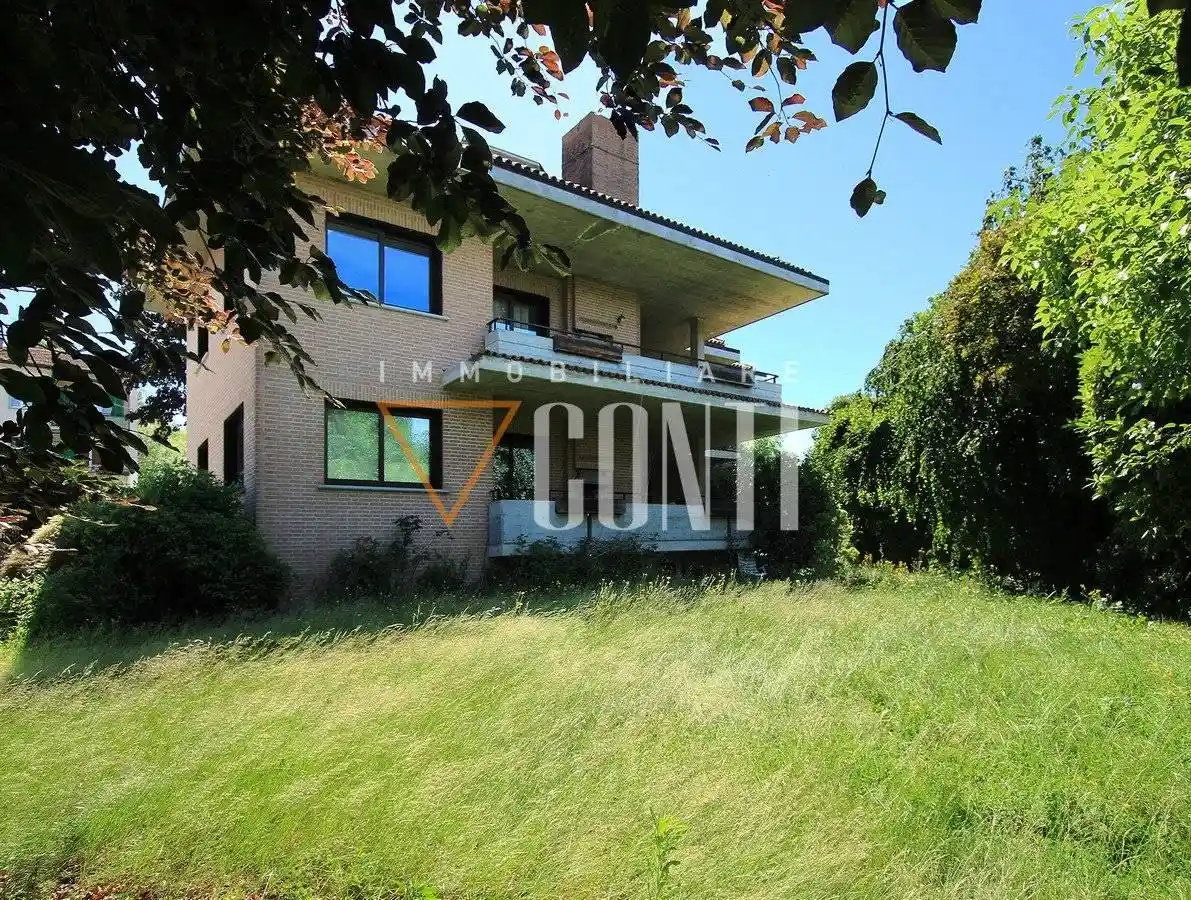 Villa in vendita a Luino