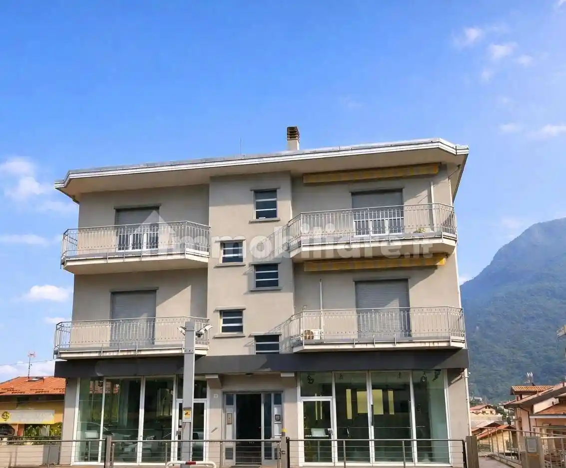 Palazzo - Edificio in vendita a Valmadrera